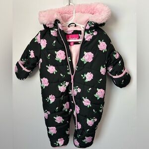 Wippette Black and Pink Rose Print Quilted Pram 6/9 months